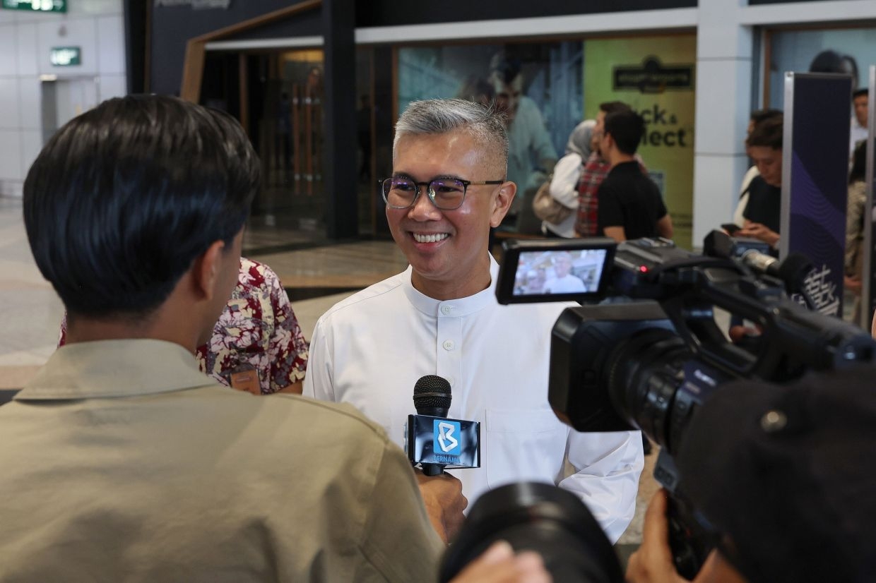 Tengku Zafrul thanks Umno comrades, affirms decision to join PKR