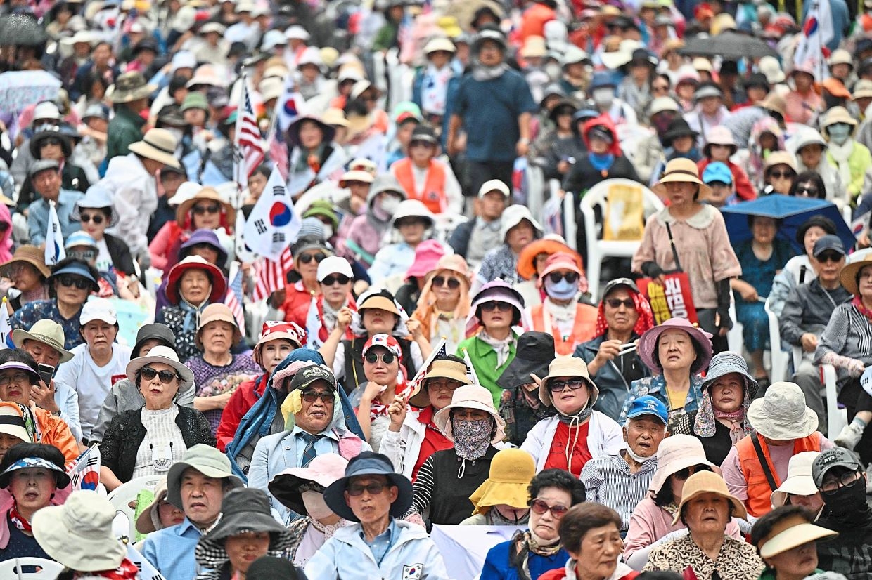 Seoul rallies as election nears