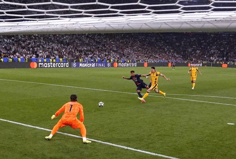 Soccer-Doue dazzles as PSG humble Inter 5-0 to win Champions League final