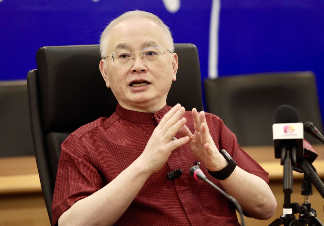 Stop the blame game, focus on Ops Gasak enforcement issue, Dr Wee tells ministry