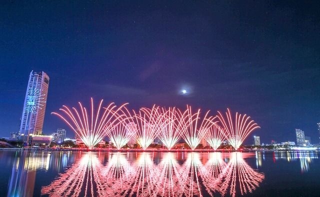 Danang International fireworks fest starts off with a bang