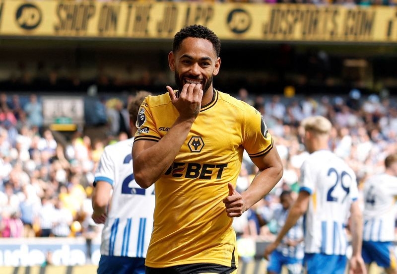 Soccer-Man United agree deal for Wolves' Brazil forward Cunha