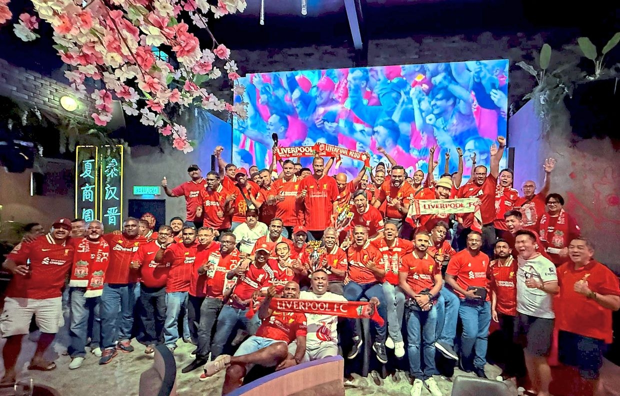 Ipoh fans celebrate Liverpool win with open-top parade