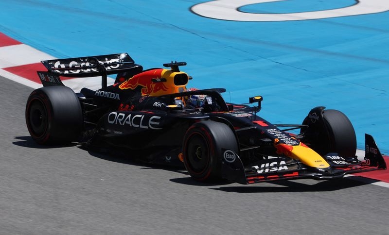 Motor racing-Verstappen one point from a race ban after clash with Russell