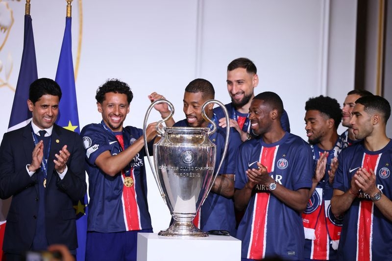 Soccer-PSG big winners in new Champions League format