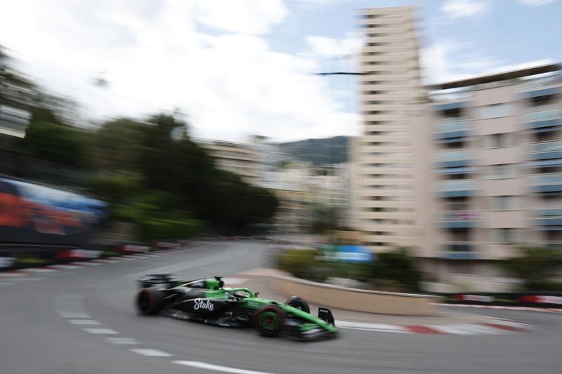 Motor racing-Hulkenberg's fine fifth lifts Sauber off the bottom