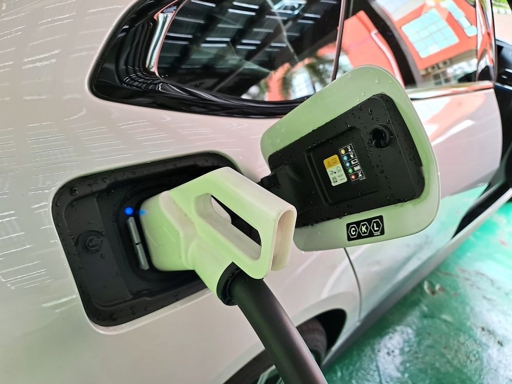 Second life for dead EV batteries