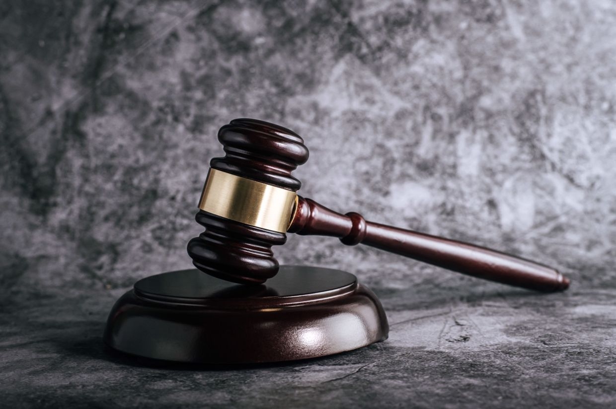 Woman charged with abusing niece