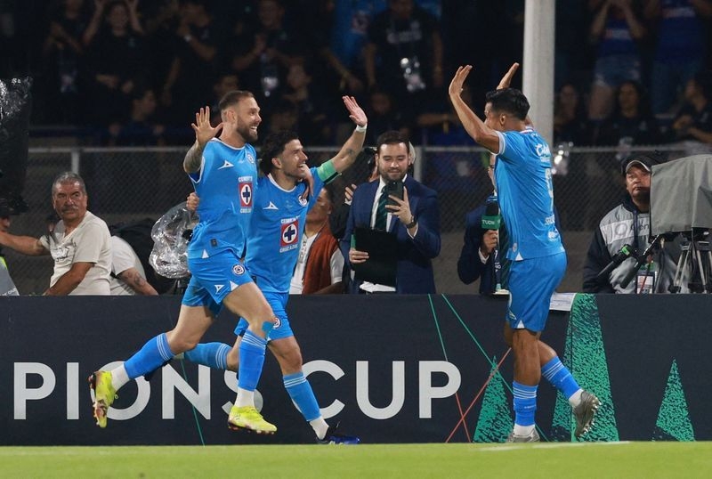 Soccer-Cruz Azul thrash Vancouver Whitecaps to CONCACAF Champions Cup title