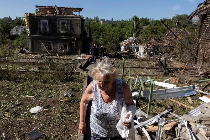 Russian attacks kill five in Zaporizhzhia, injure several in Kharkiv, regional officials say