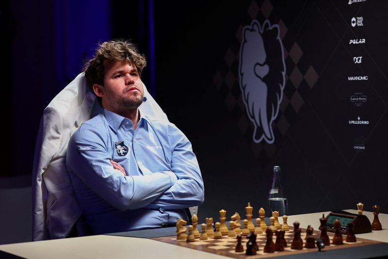 Chess-Carlsen slams table in defeat to Gukesh at Norway Chess
