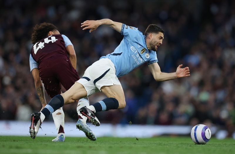 Soccer-City midfielder Kovacic out of Club World Cup after Achilles surgery