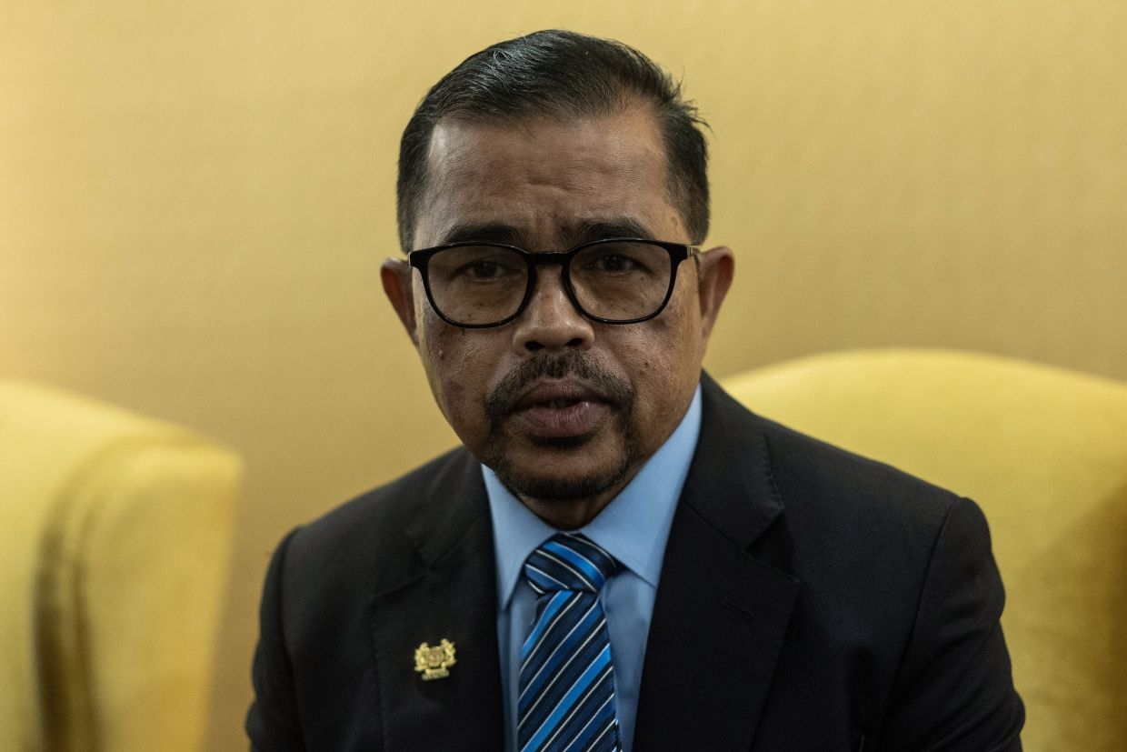 Cuepacs supports royal decree for civil servants to remain professional, apolitical