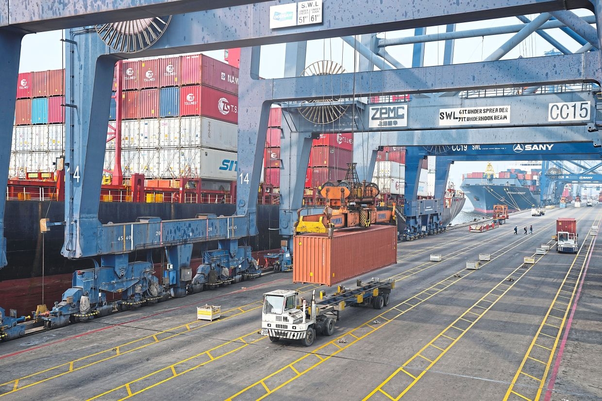 Indonesia's trade surplus lowest in 5 years