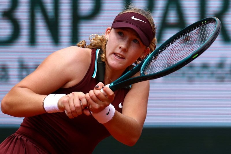 Tennis-Andreeva keeps Kasatkina's wristband as reminder of French Open win