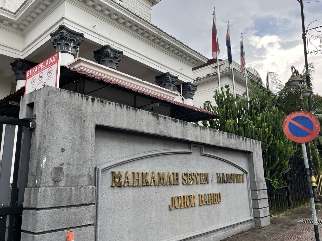 Auxiliary policewoman fined RM1,500 for hitting another woman at JB mall