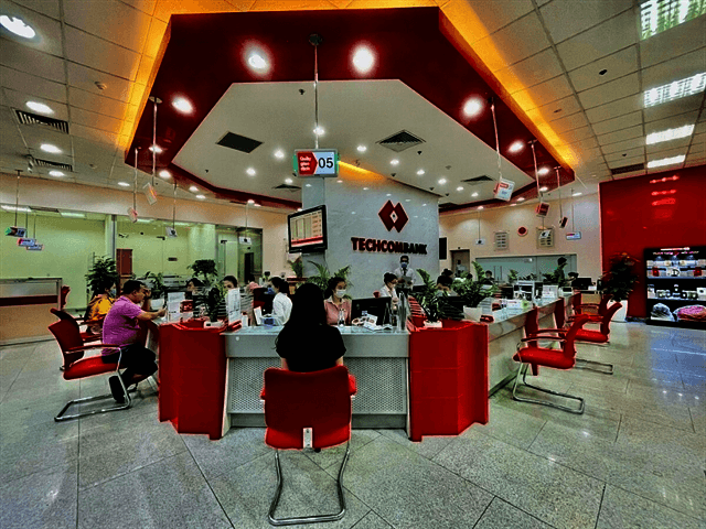 Vietnam stock market starts June with modest gain