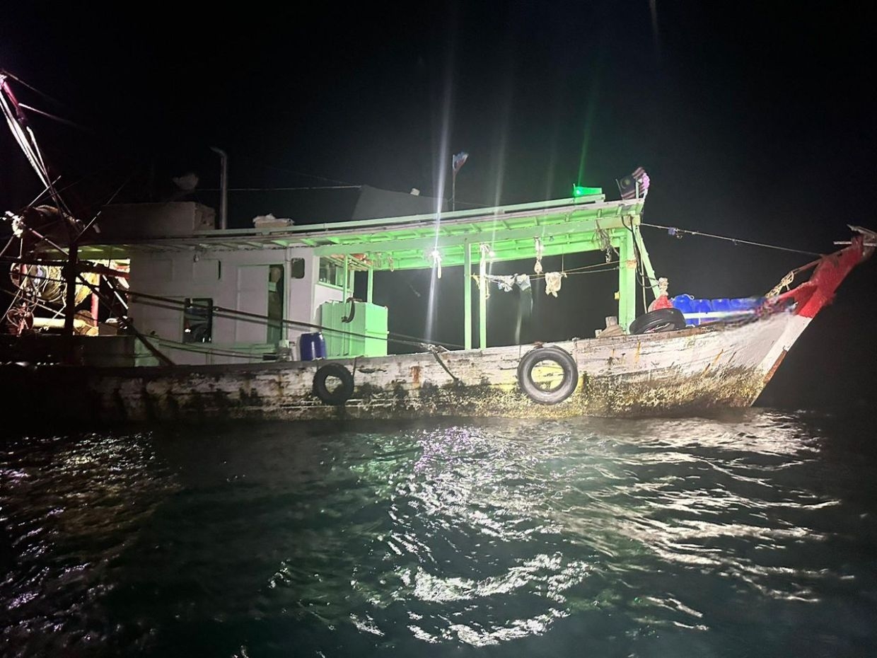 Vessel seized, crew held in Sabah for fishing too close to shore