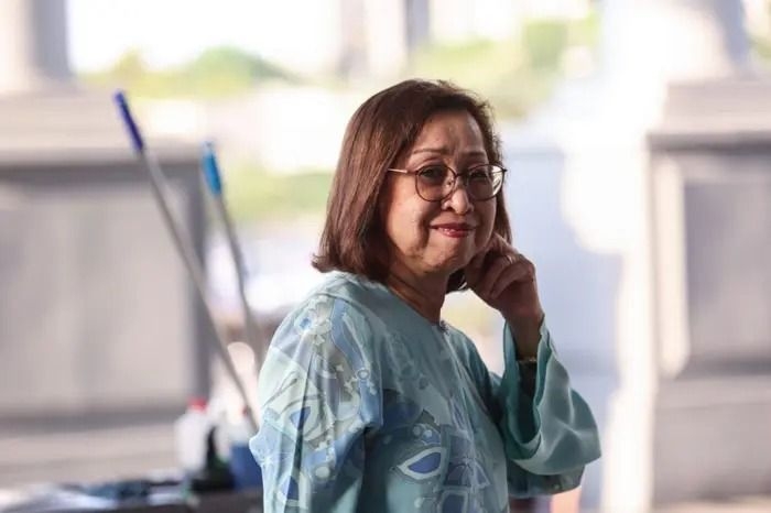 Tun Daim's widow to contest asset freeze order