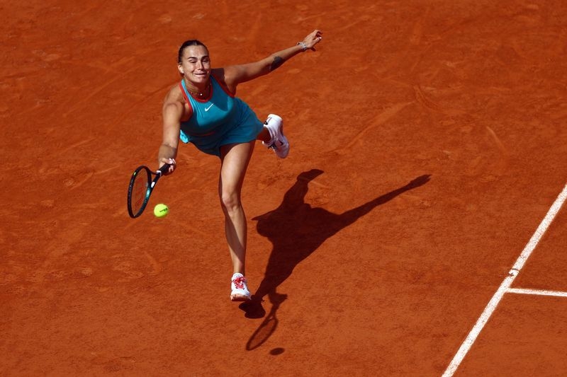 Tennis-Sabalenka and Swiatek set for French Open semi-final blockbuster