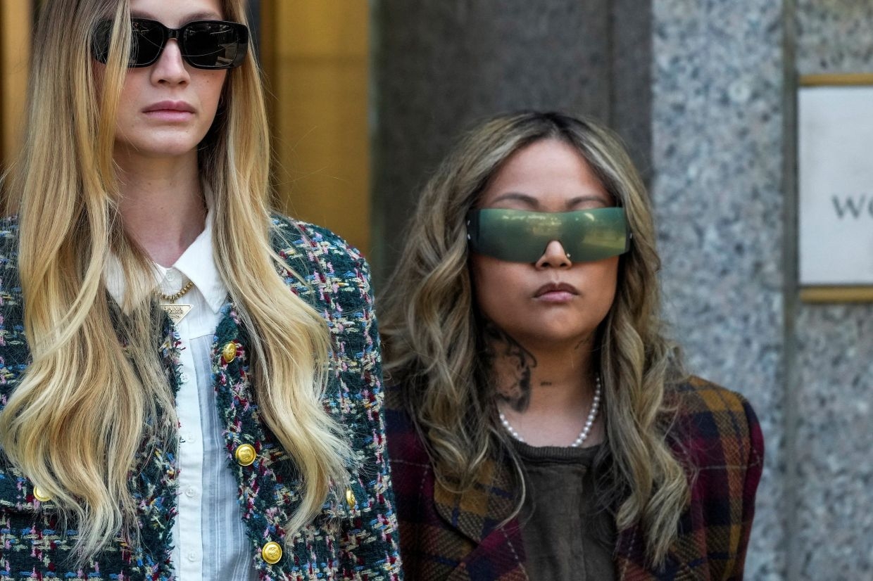 Sean 'Diddy' Combs dangled Cassie's friend off balcony, jury hears
