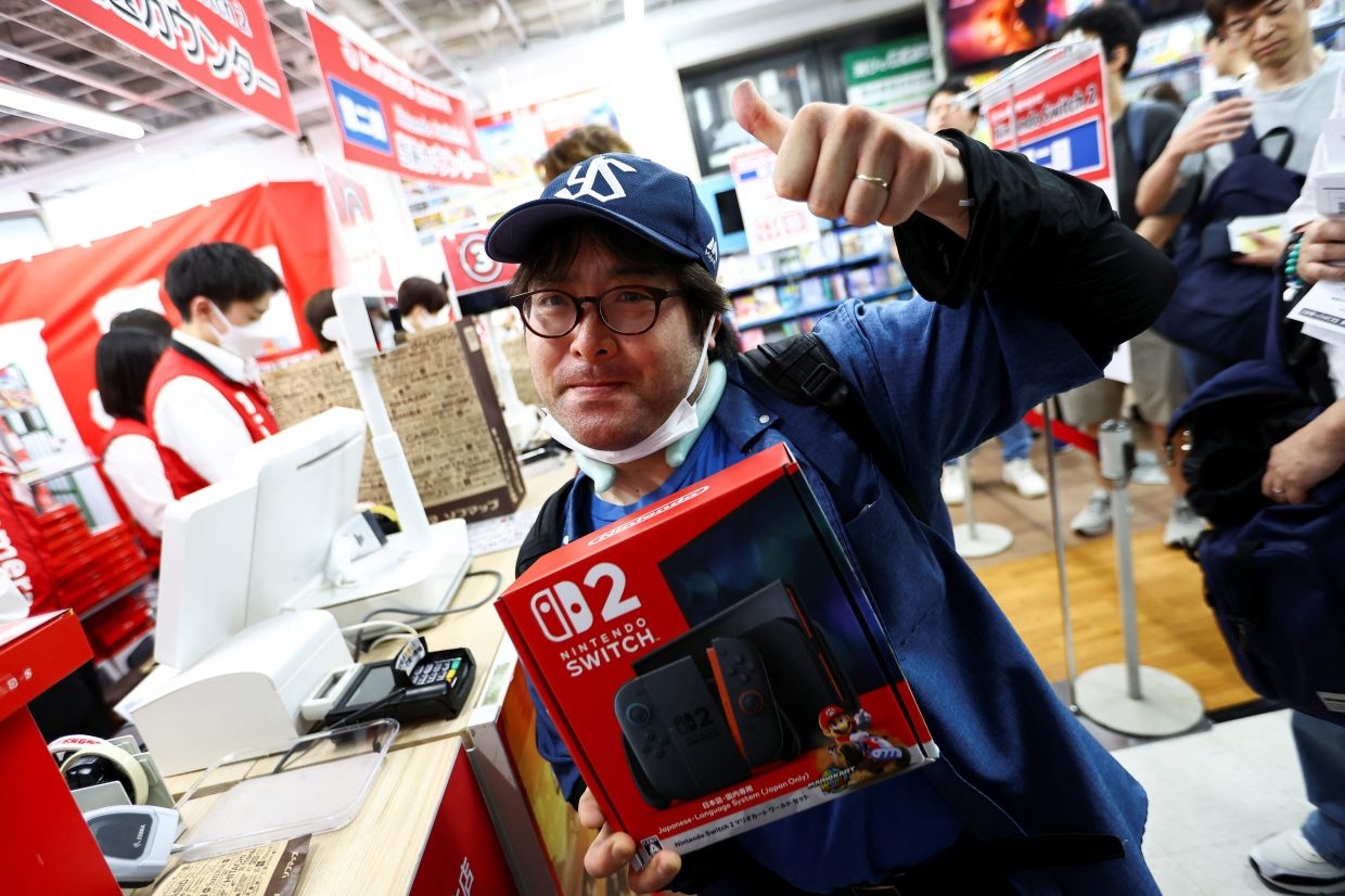 Gamers get hold of Nintendo's hotly awaited Switch 2