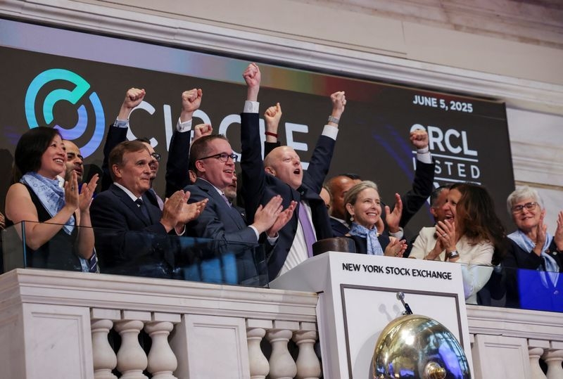Circle shares set to surge in NYSE debut, lifting hopes for IPO market recovery