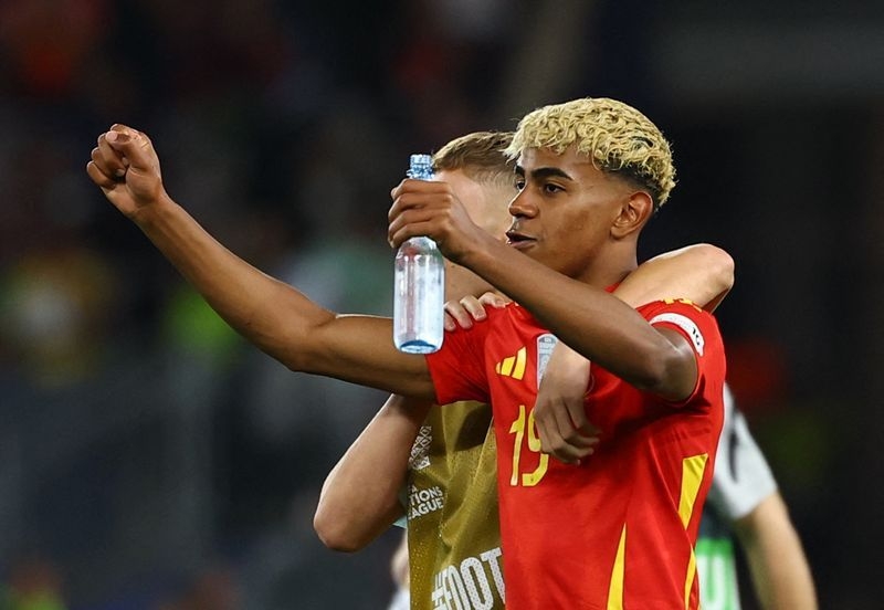 Soccer-Spain beat France 5-4 in thriller to reach Nations League final