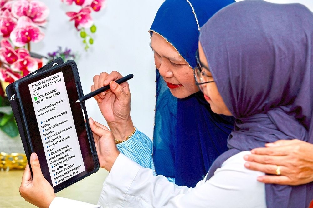 Students warned of fake course offers