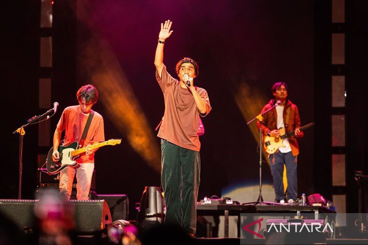 Indonesian legendary band Sheila on 7 returns to Malaysian for Latihan Pestapora super concert now at Bukit Jalil