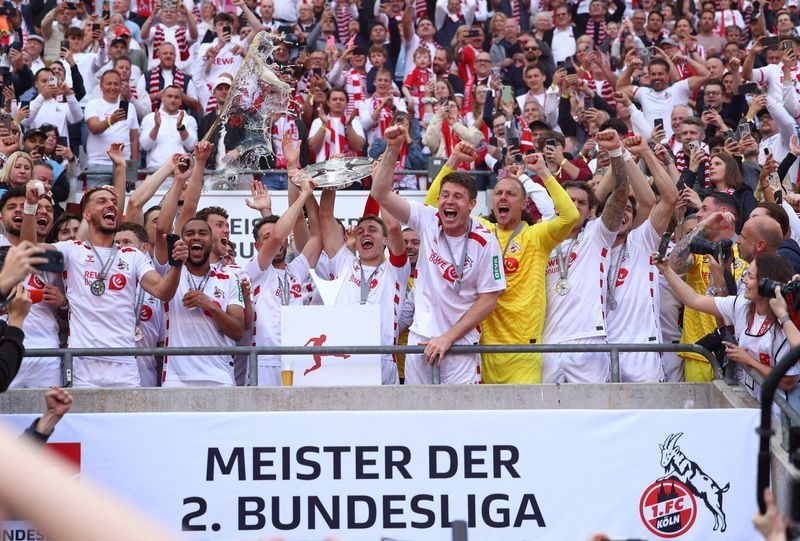 Soccer-Promoted Cologne appoint Kwasniok as manager