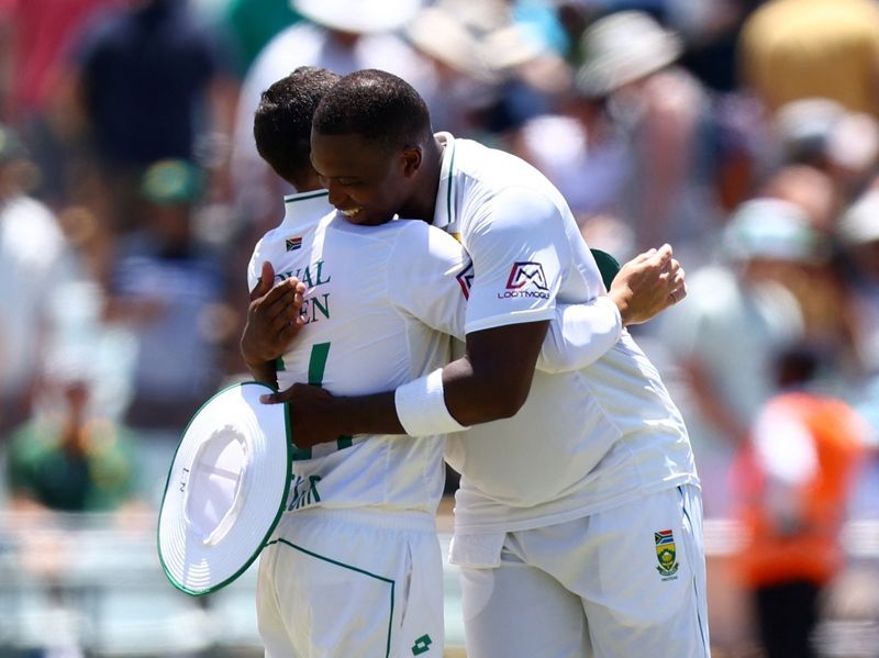 Cricket-New prospects get test opportunity as South Africa name squad to tour Zimbabwe