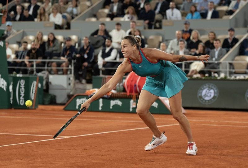 Tennis-Sabalenka eyes claycourt supremacy with Gauff hoping to be second time lucky