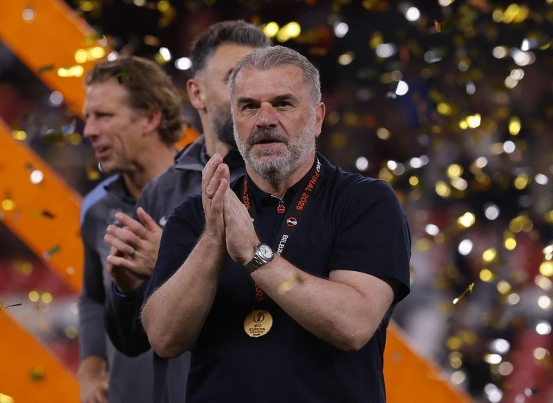 Soccer-Postecoglou says he leaves with pride intact after Tottenham axe