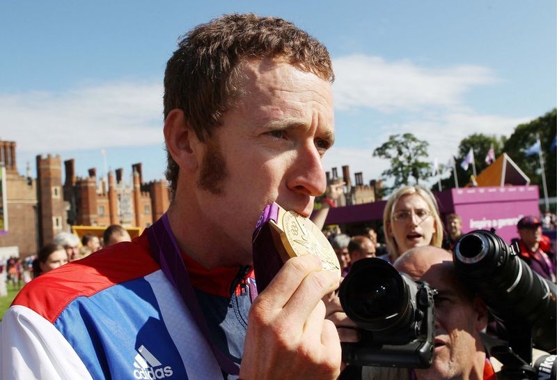 Cycling-Britain's Wiggins says he owes recovery from addiction to Armstrong's support