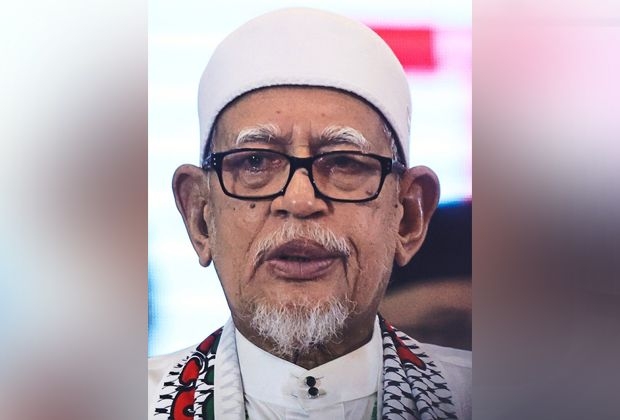 ‘Hadi not stepping down'