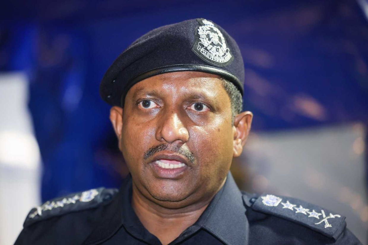 Cops: No foul play in man's death at LRT station