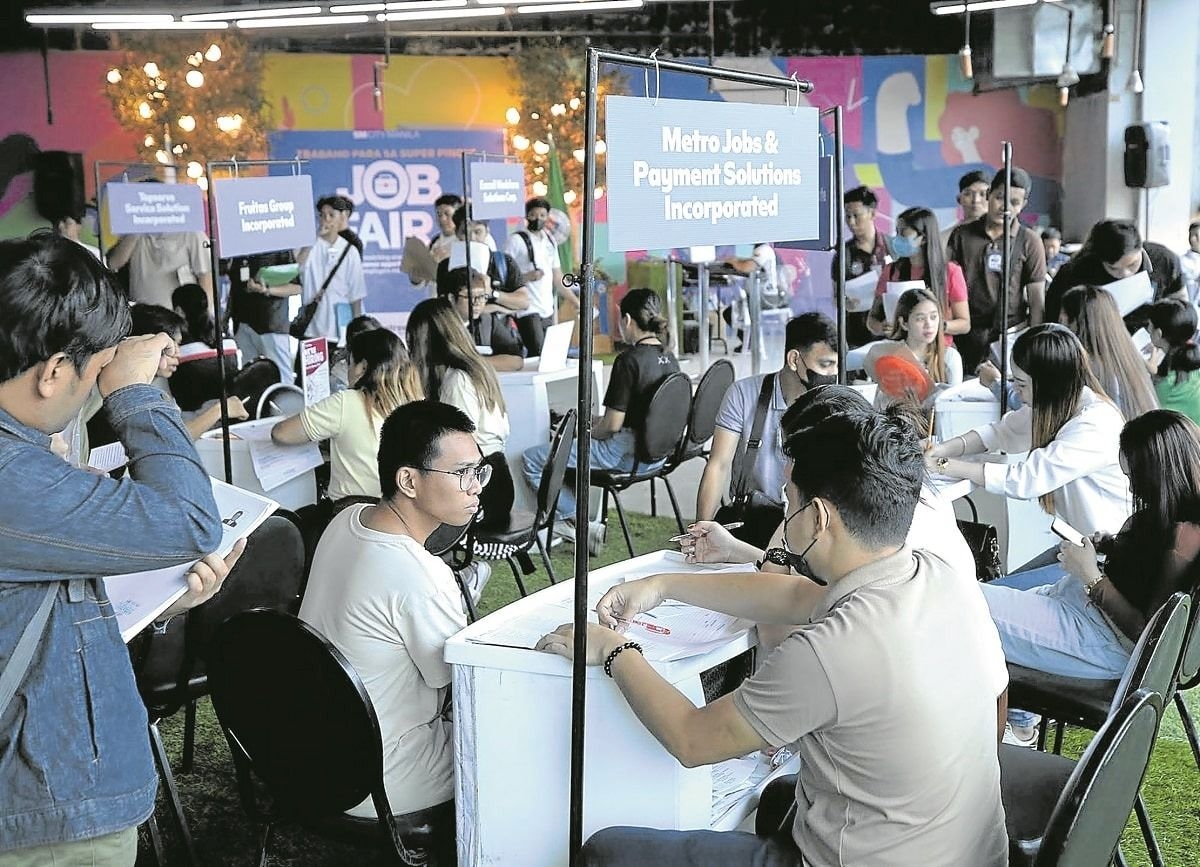 Philippine unemployment rate hits 4.1% in April