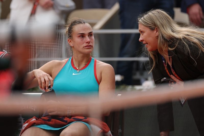 Tennis-Sobbing Sabalenka apologises for 'terrible' final