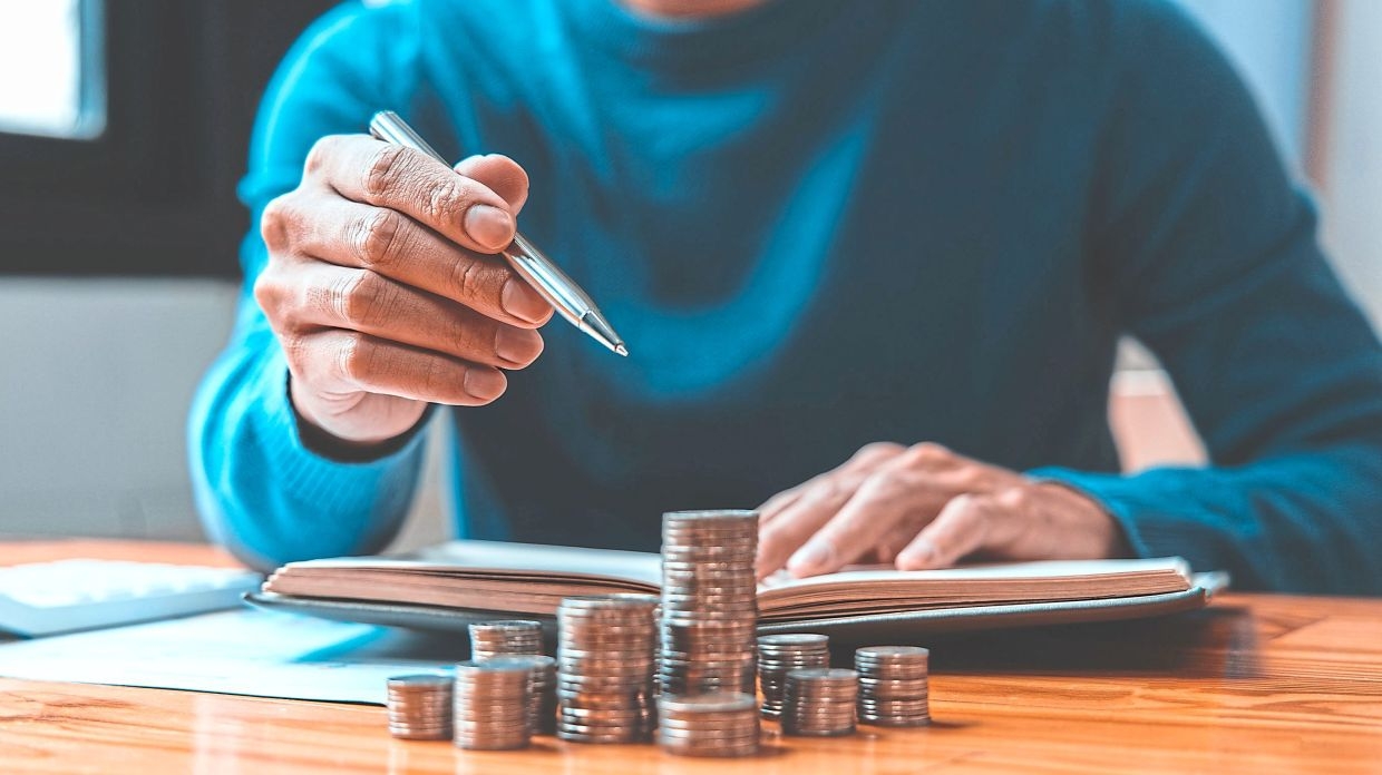 Money dysmorphia: Thin dough, thick slices?