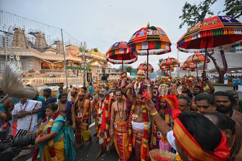 Over 20,000 devotees attend Sri Sivan Temple consecration in Singapore, crowd almost breaks through barricades