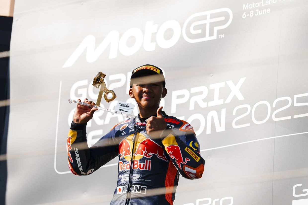 Hakim storms to superb win in Aragon