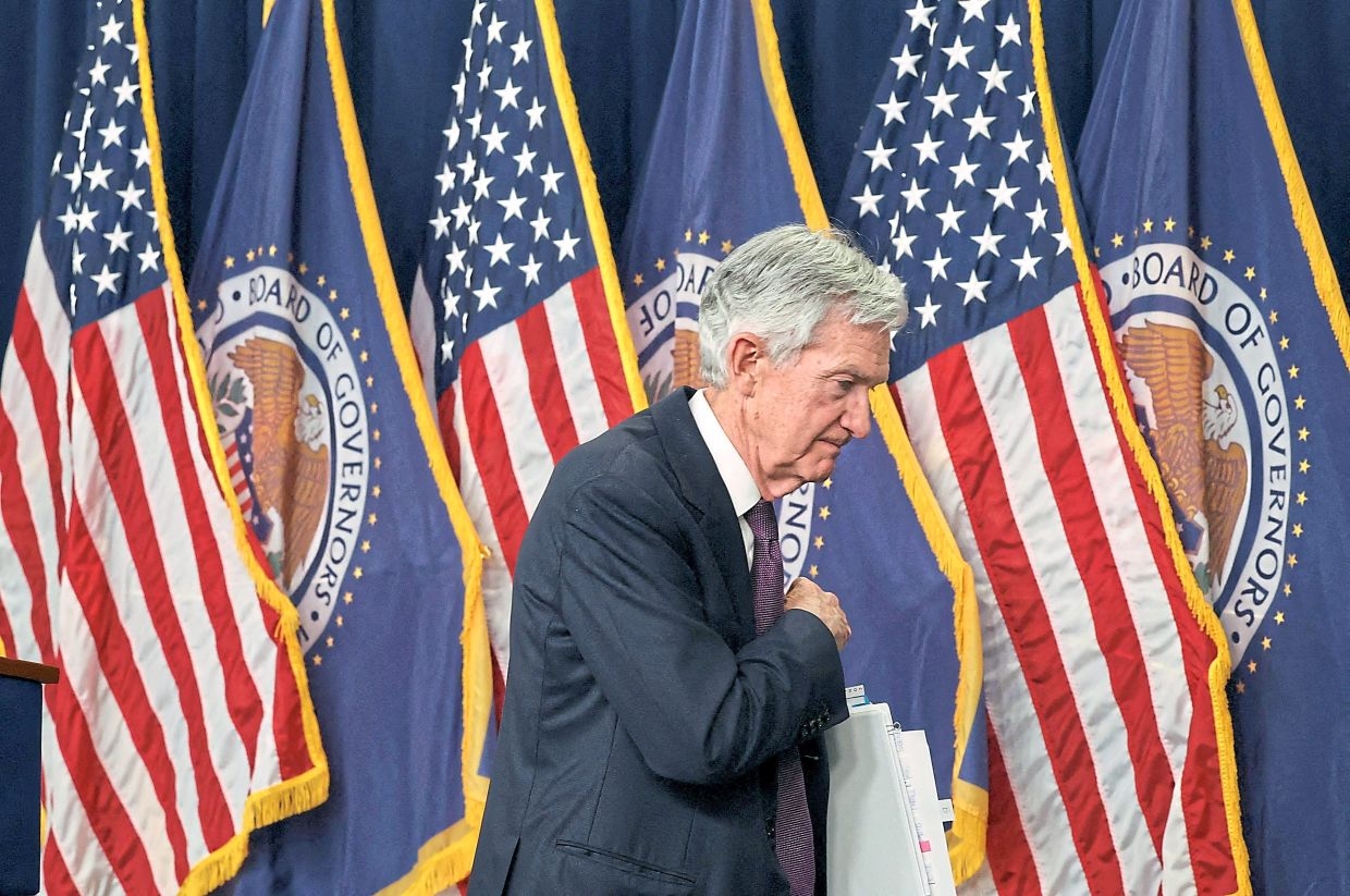 Trump pressures Powell to cut rates
