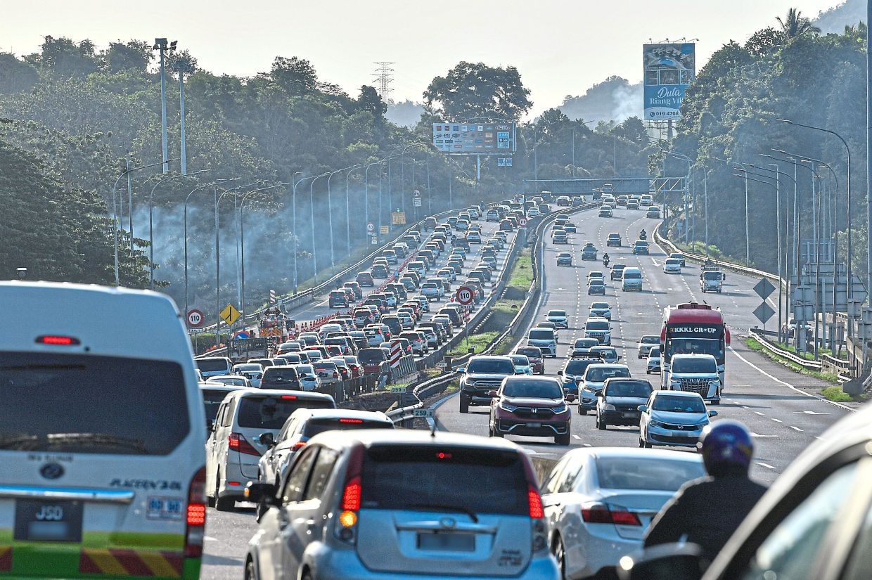 Post-holiday traffic jams hit Klang Valley