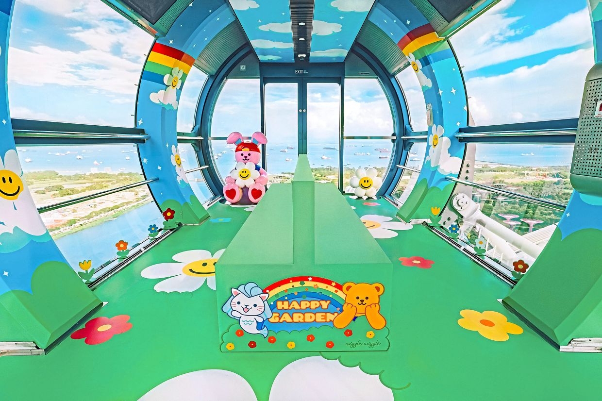 Singapore's 'big wheel' gets a temporary makeover