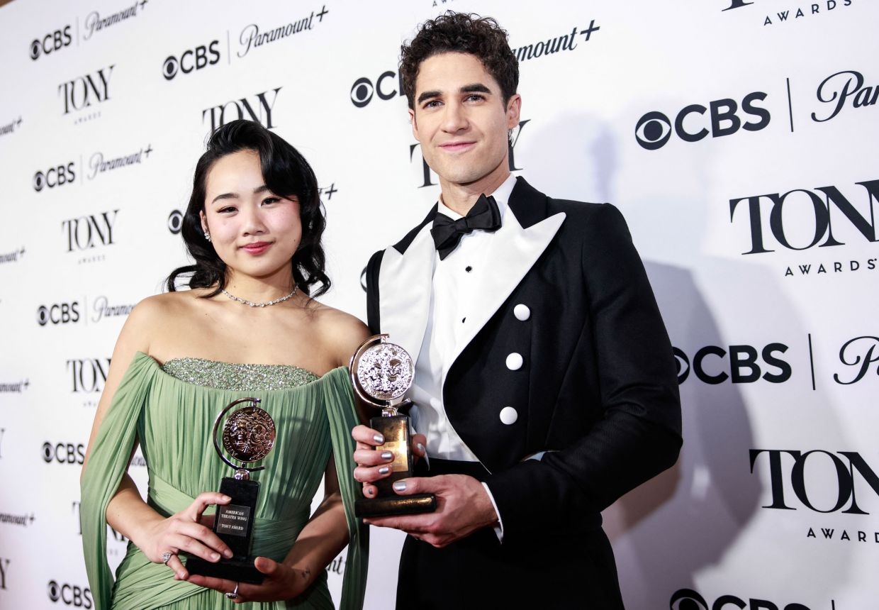 'Maybe Happy Ending' tops Broadway's Tony Awards
