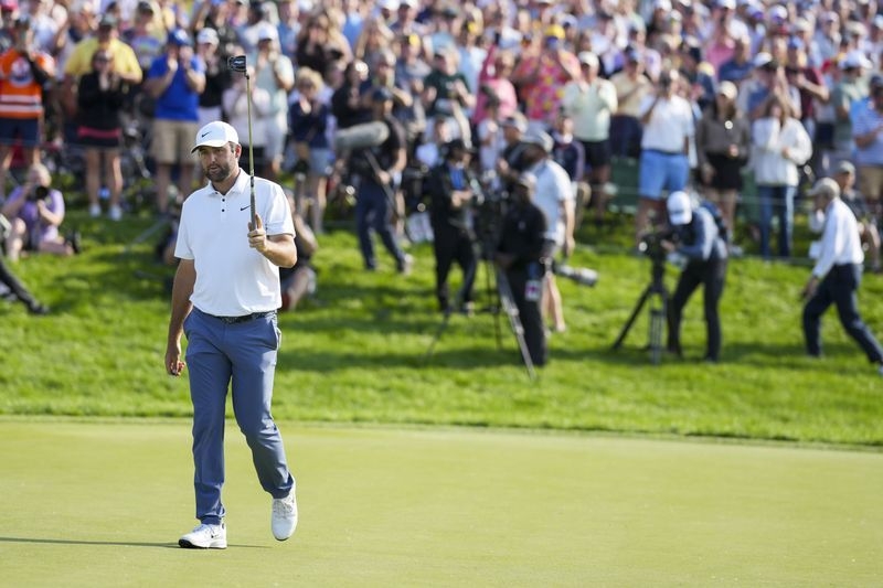 Golf-Five storylines to follow at this week's U.S. Open