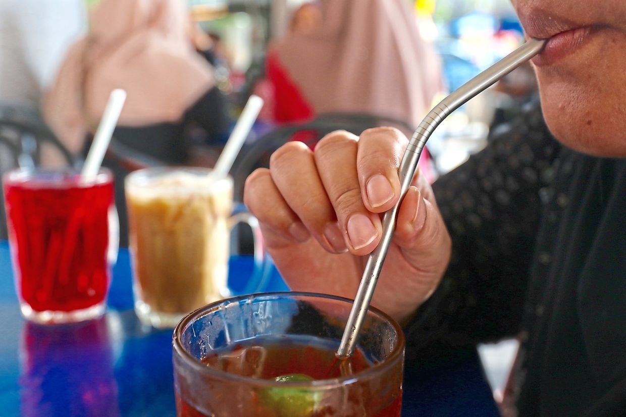 Renewed push for plastic-free sips