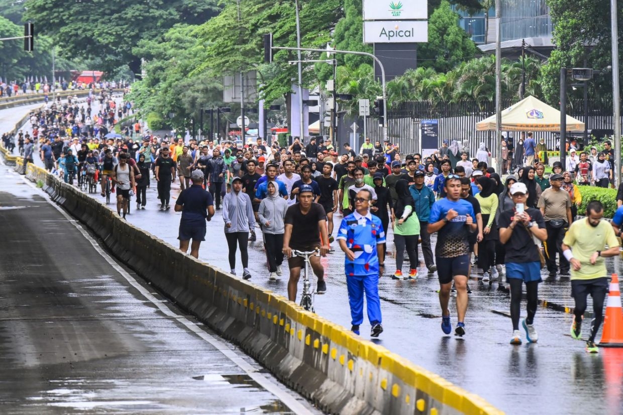 Jakarta to trial car-free night at end of June