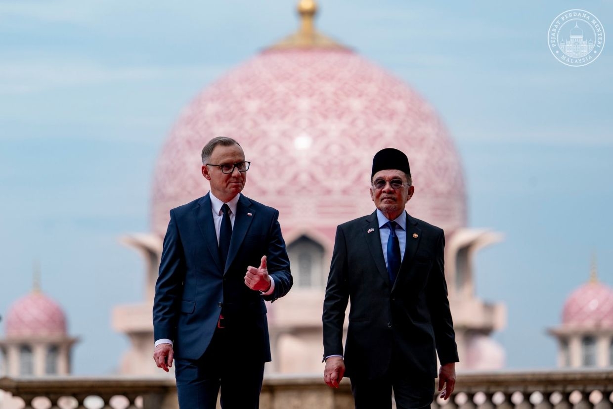 PM Anwar hosts luncheon for Polish President